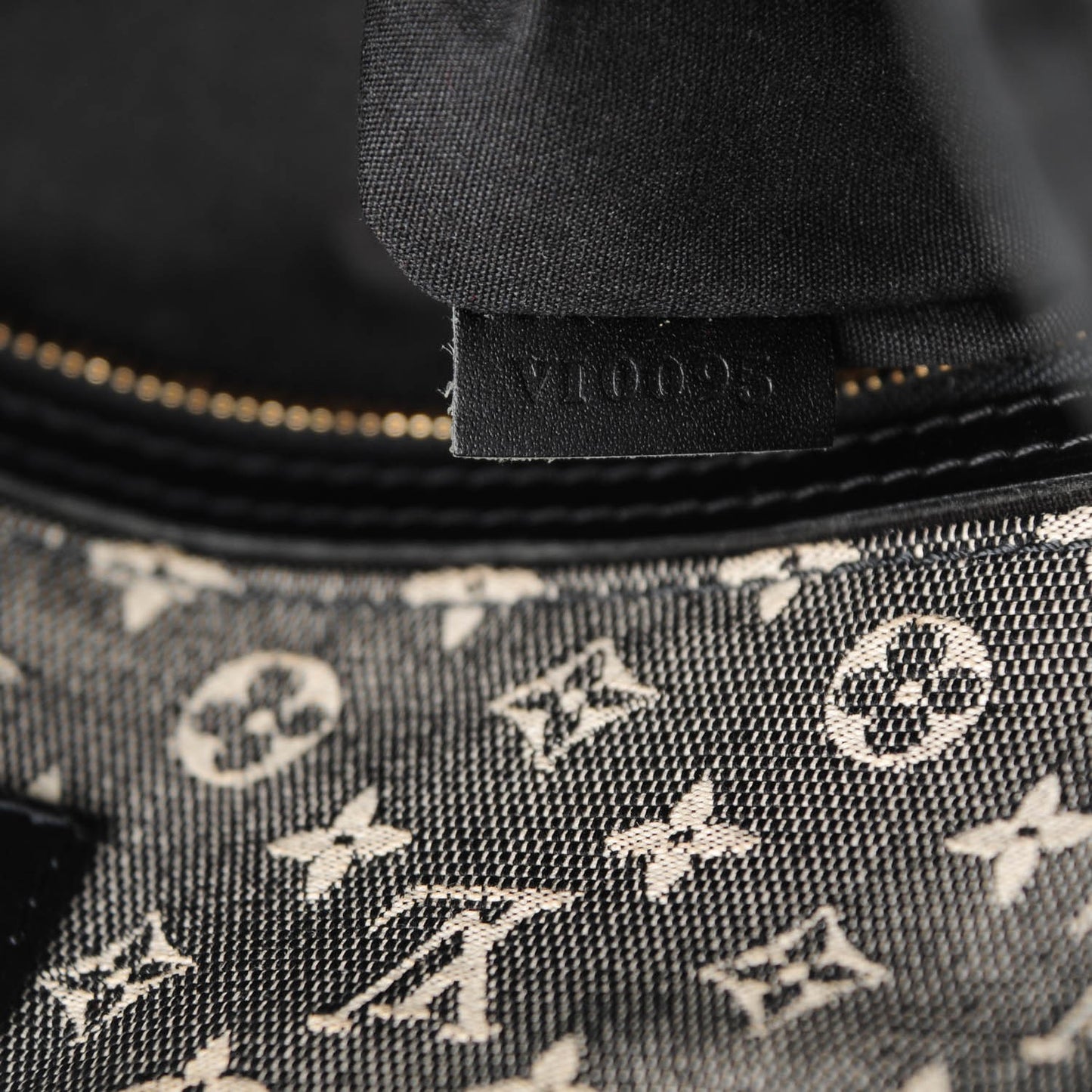 Mini Monogram Besace Mary Kate Black