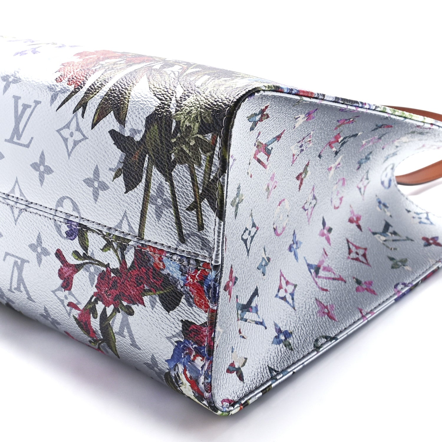 Louis Vuitton Metallic Monogram LV Garden OnTheGo MM Silver 10 of 10