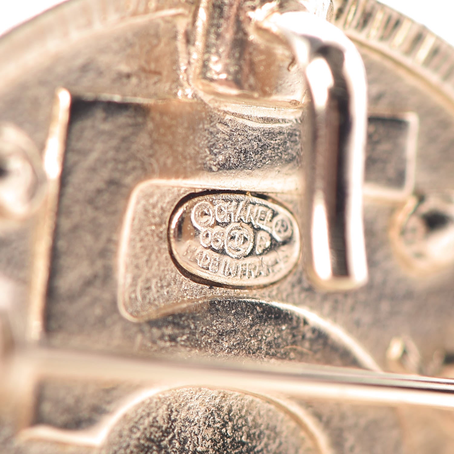 Chanel Medallion Chain CC Brooch Light Gold 3 of 3