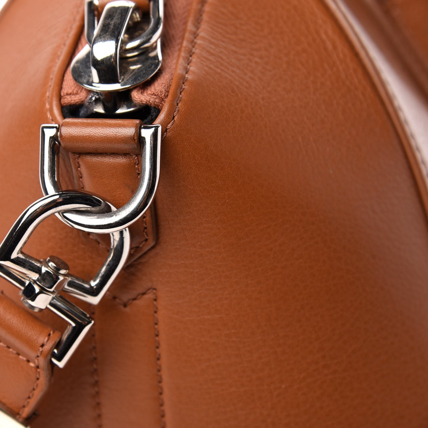 Calfskin Metal Corners Medium Antigona Brown