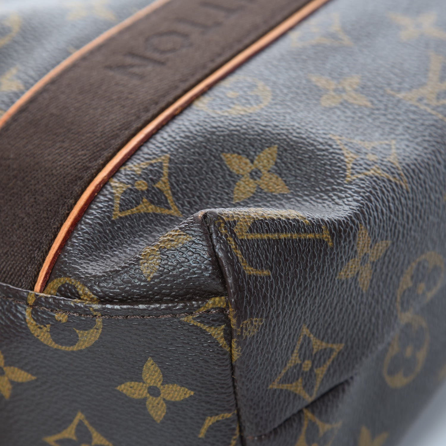 Louis Vuitton Monogram Cabas Beaubourg 11 of 14