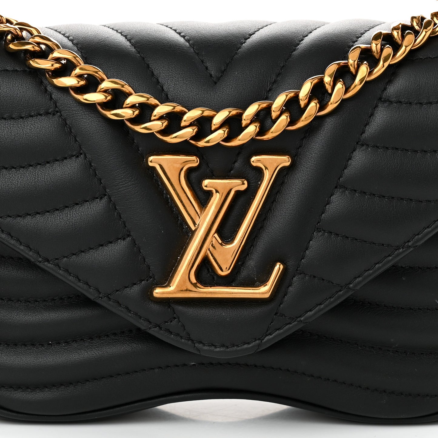 Calfskin New Wave Chain PM Black