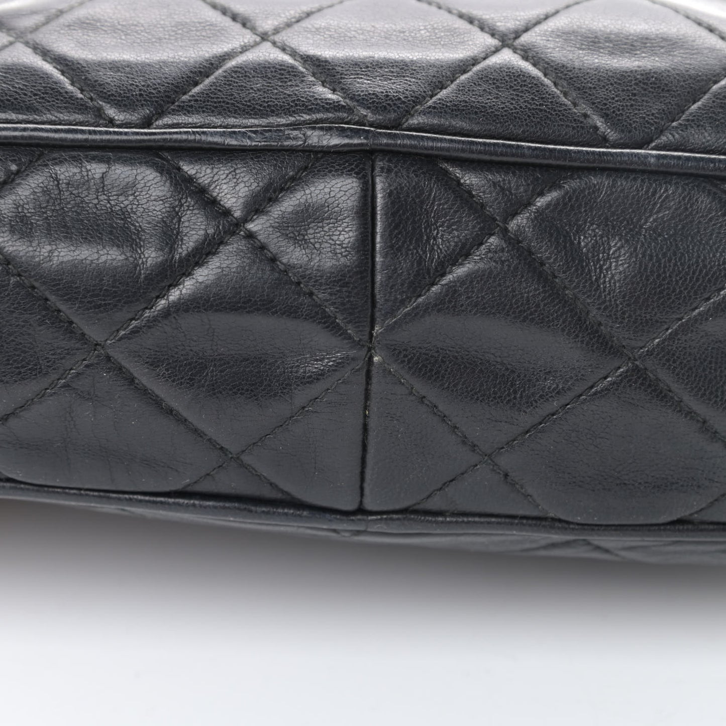 Lambskin Quilted CC Tassel Camera Case Black