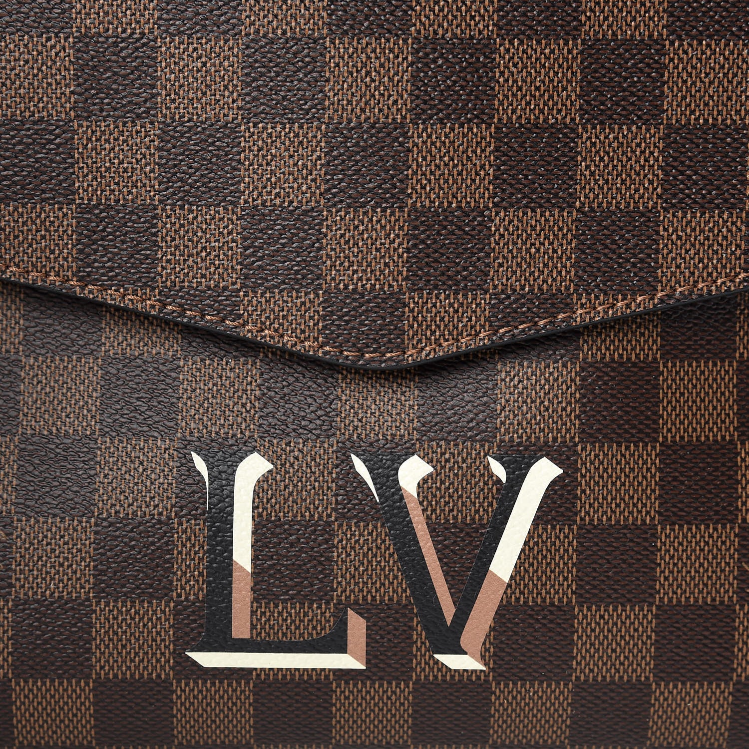 Louis Vuitton Damier Ebene Beaubourg MM 8 of 10