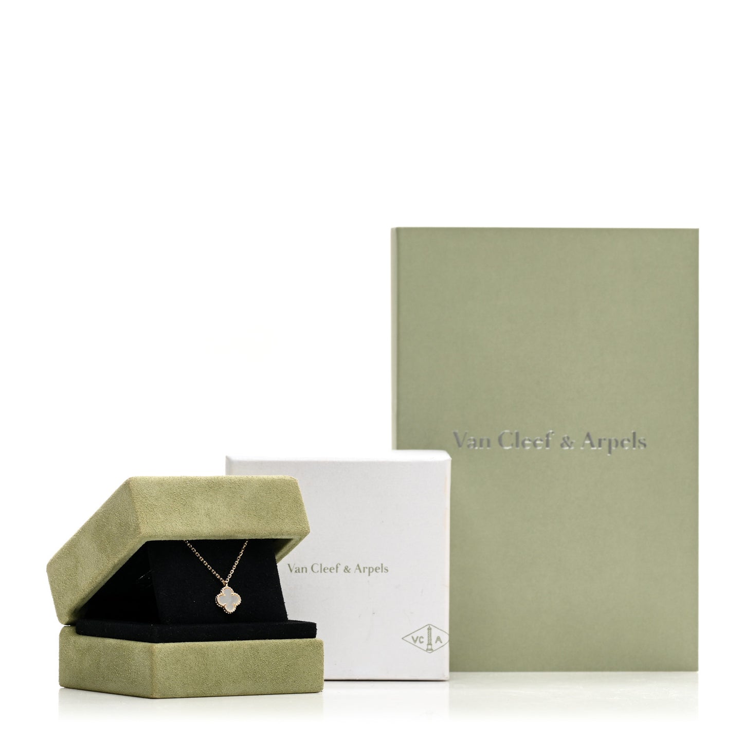 18K Yellow Gold Mother of Pearl Sweet Alhambra Pendant Necklace