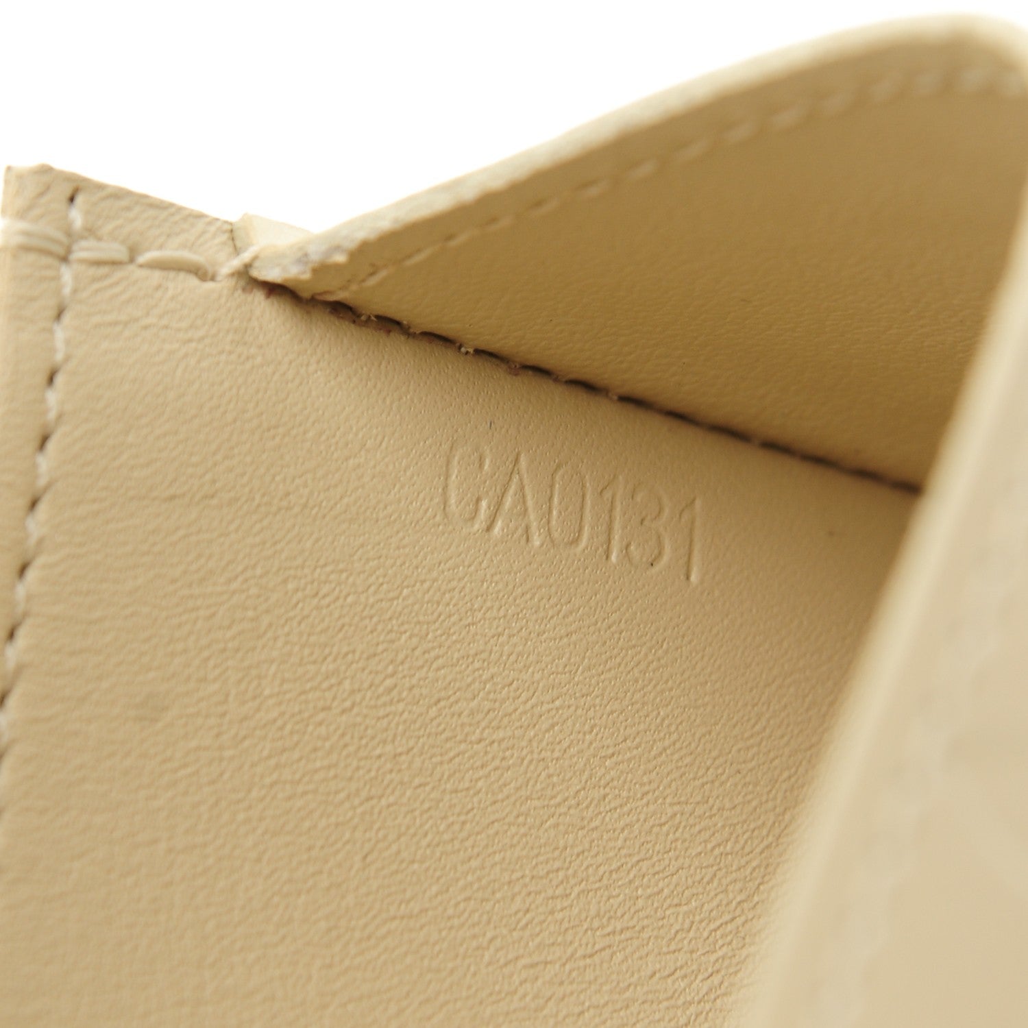 Louis Vuitton Vernis Business Card Holder Blanc Corail 9 of 9