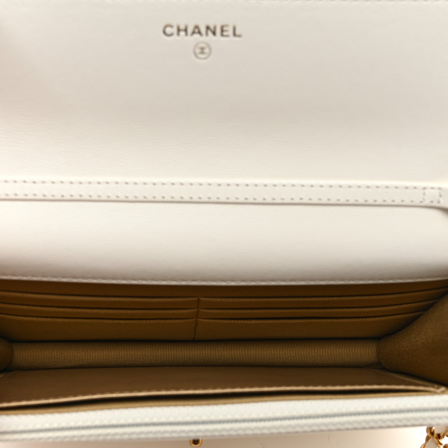 Lambskin Quilted CC Pearl Crush Wallet on Chain WOC White