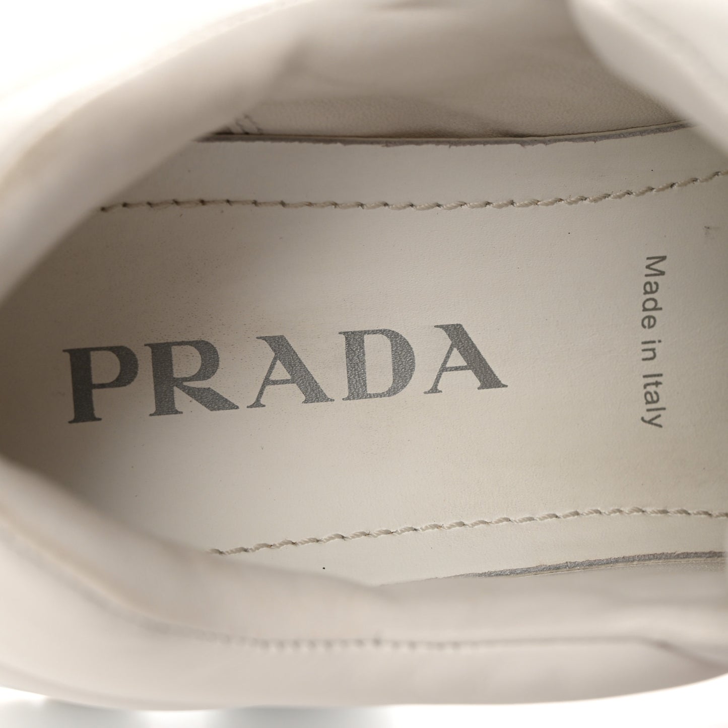 Nappa Soft Metal Triangle Logo Padded Monolith 55mm Sneakers 39.5 White