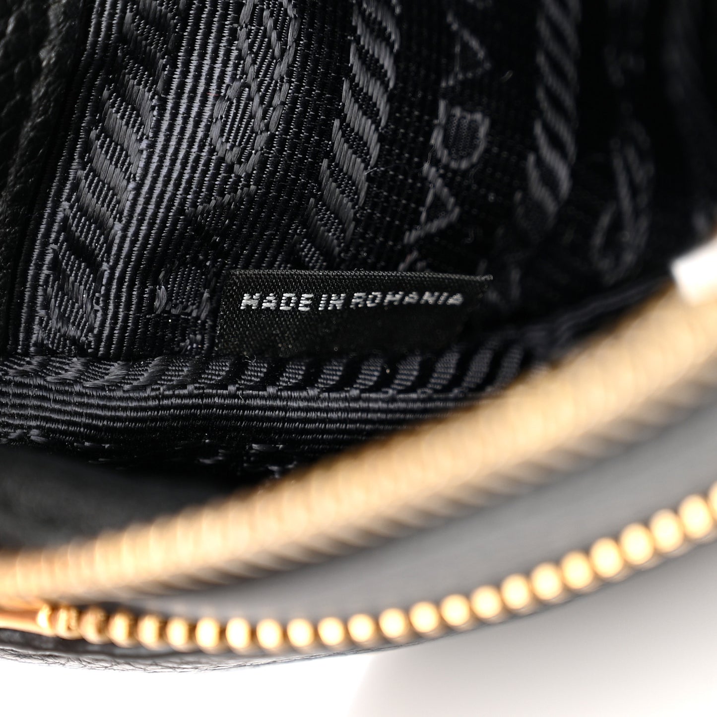 Vitello Daino Medium Belt Bag Black