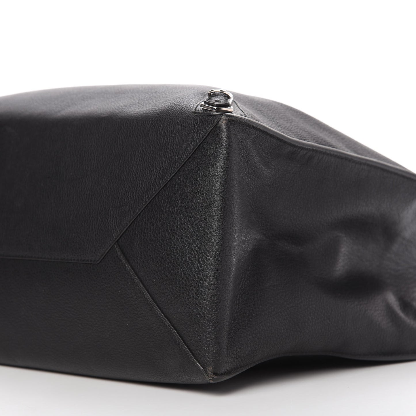 Grained Calfskin Silver Metallic Edge Hardware Papier A4 Tote Black