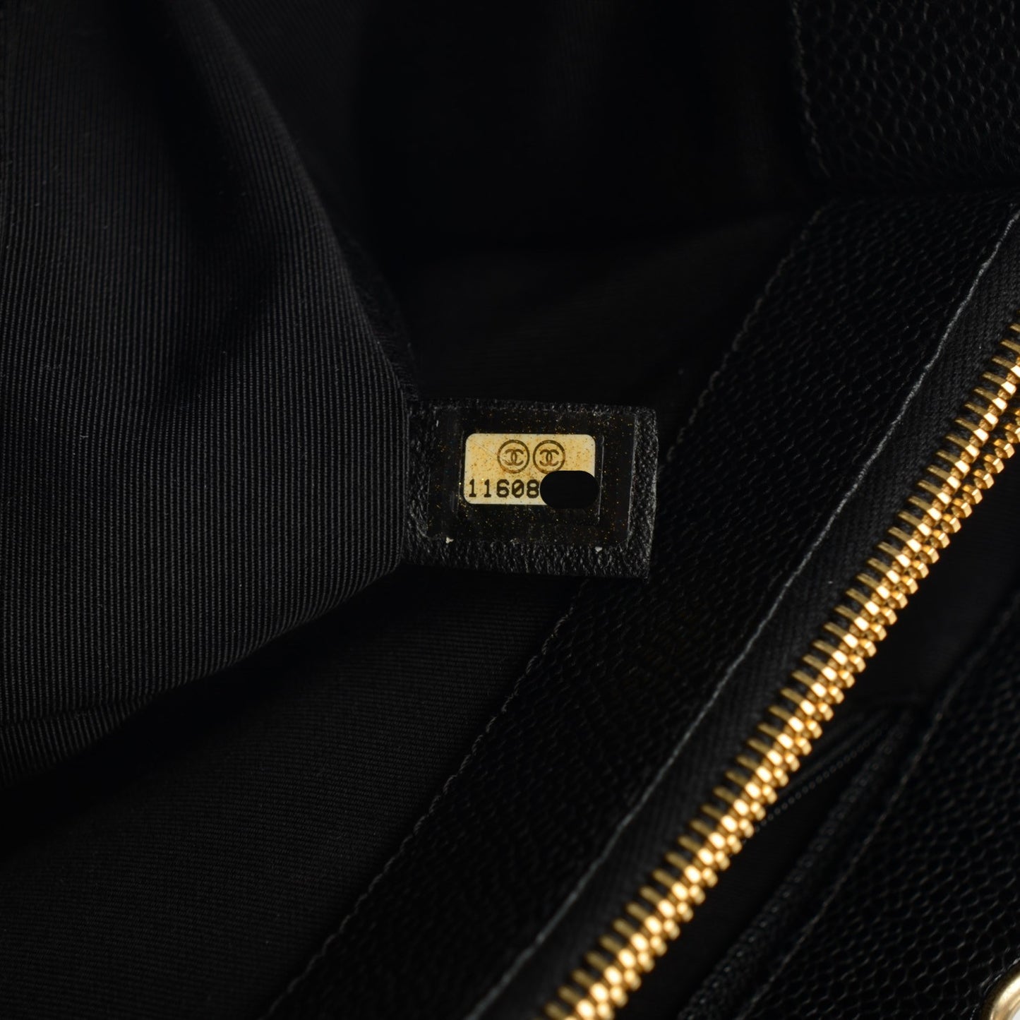 Caviar Grand Shopping Tote GST Black