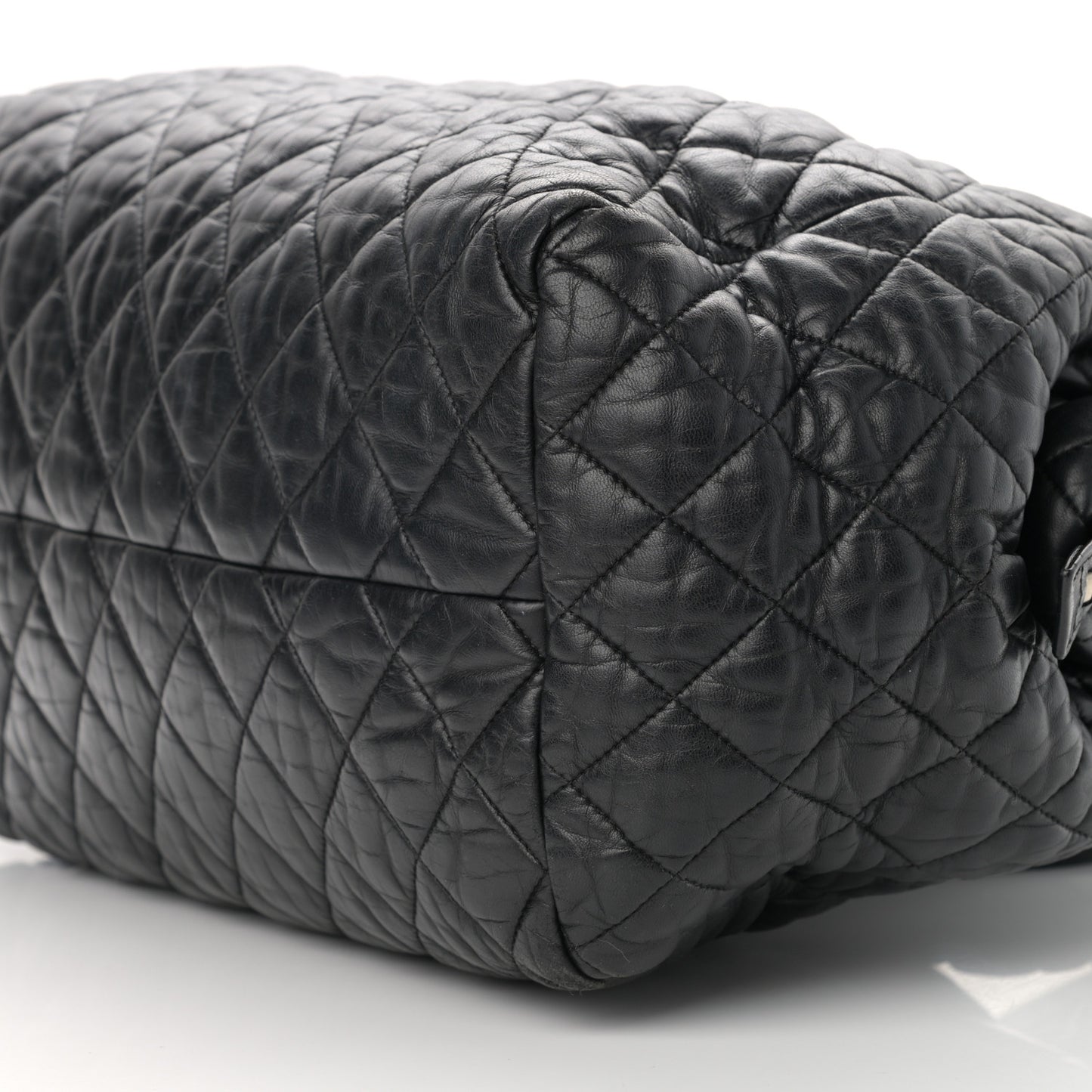 Nylon Quilted Coco Cocoon Medium Reversible Tote Black Red