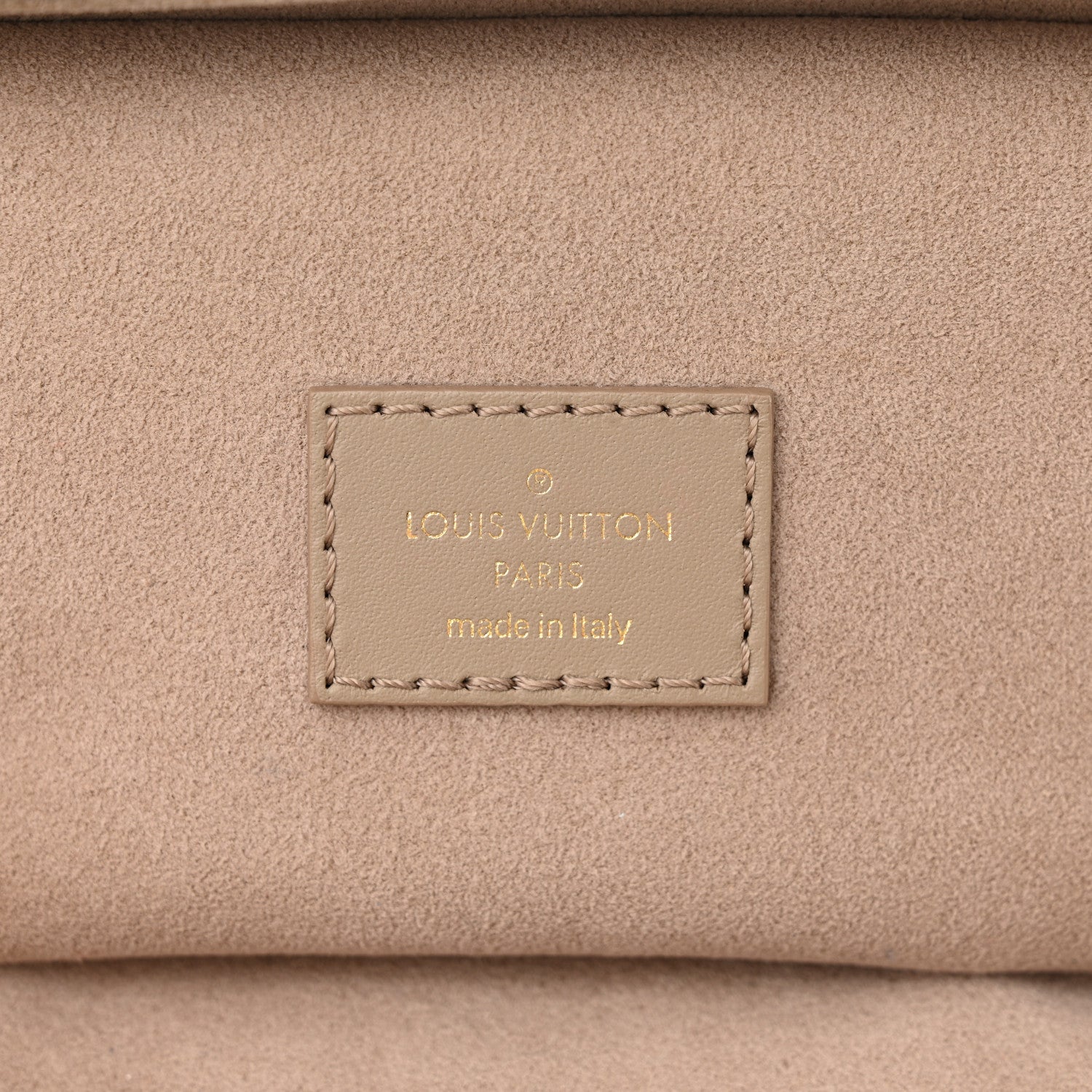 Louis Vuitton Empreinte Monogram Giant Vanity PM Tourterelle 6 of 13