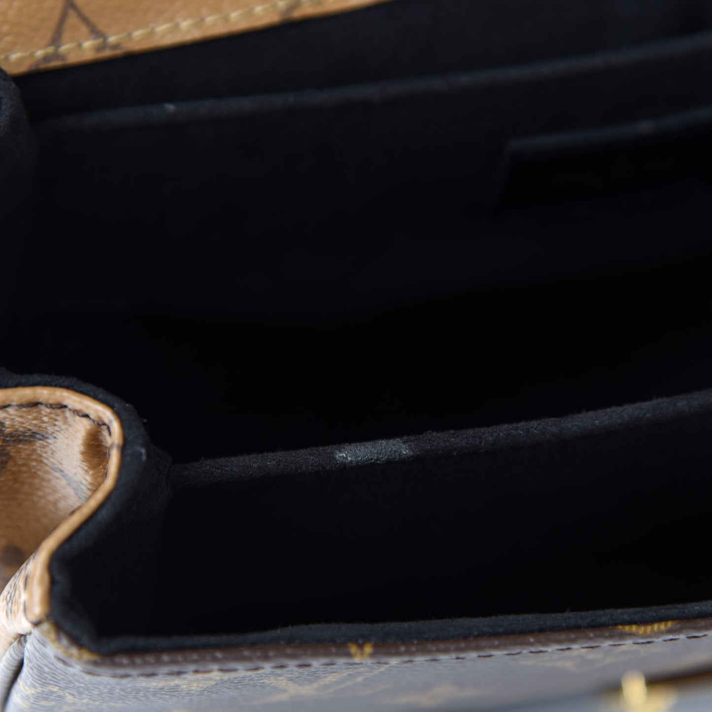 Reverse Monogram Pochette Metis