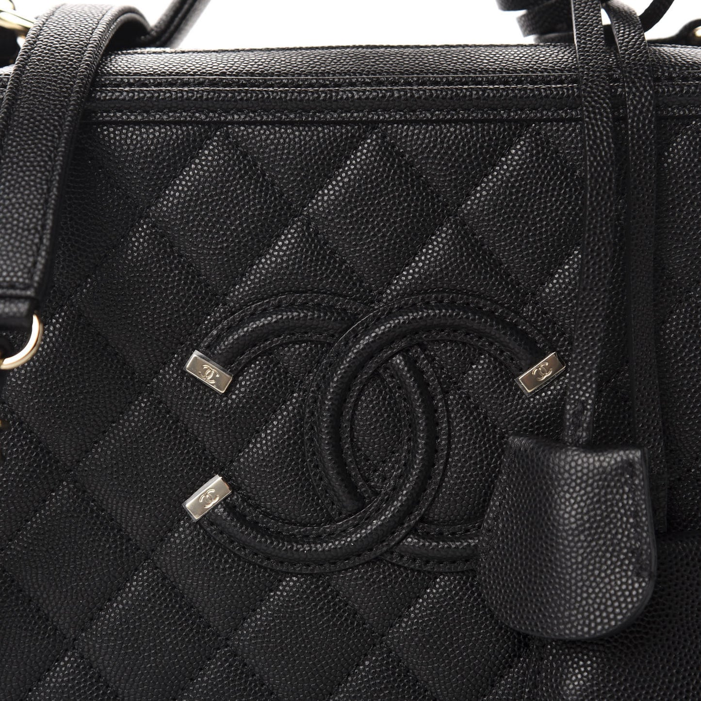 Caviar Quilted Medium CC Filigree Vanity Case Black