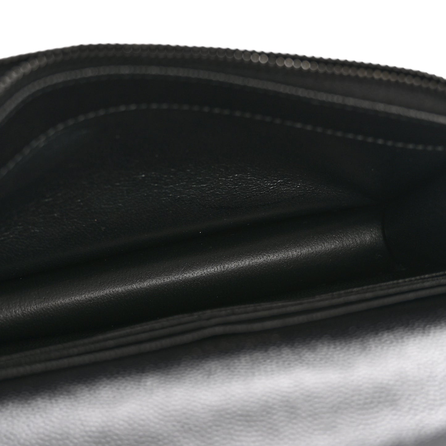 Grain De Poudre Matelasse Chevron Monogram Monochrome Envelope Chain Wallet Black