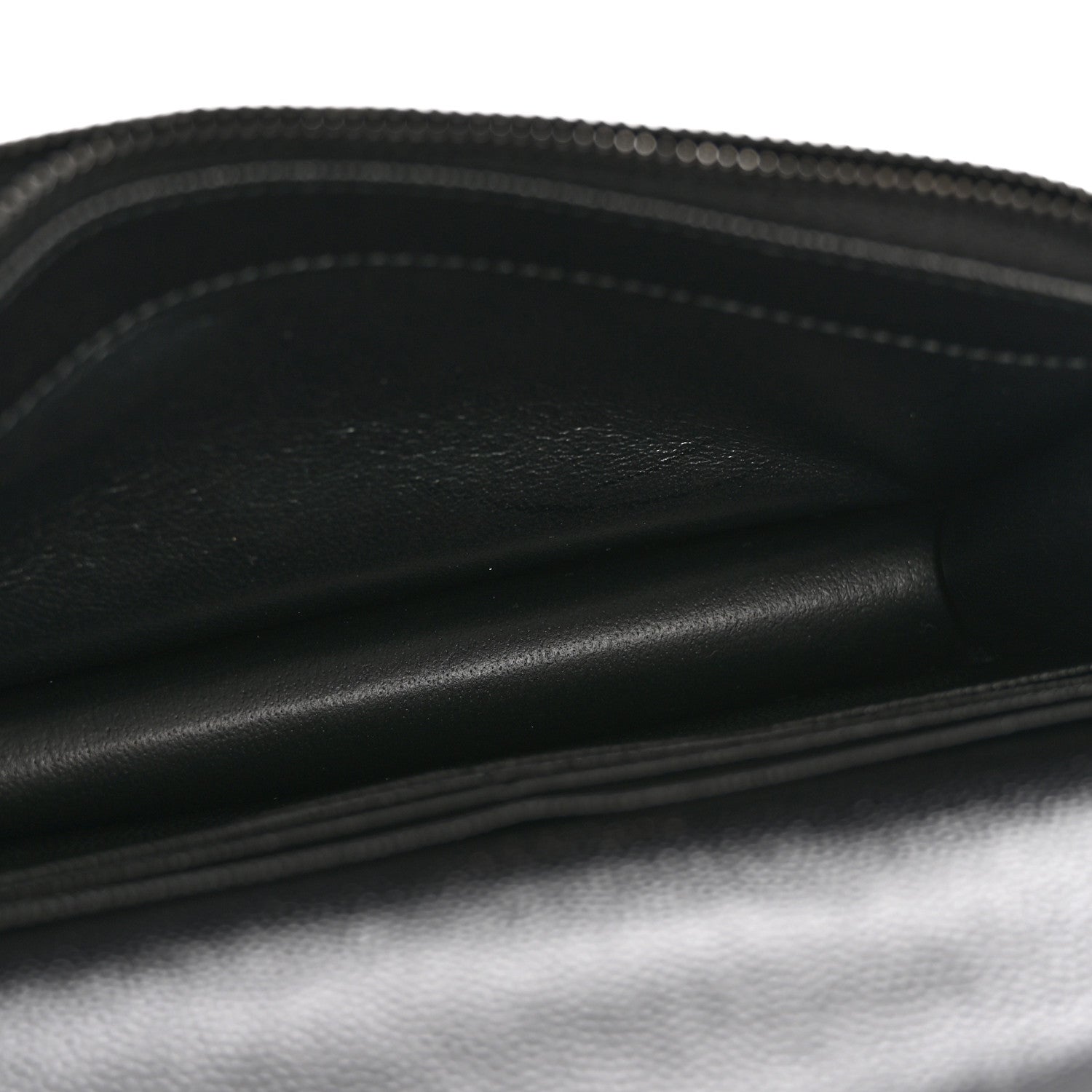 Saint Laurent Grain De Poudre Matelasse Chevron Monogram Monochrome Envelope Chain Wallet Black 5 of 13