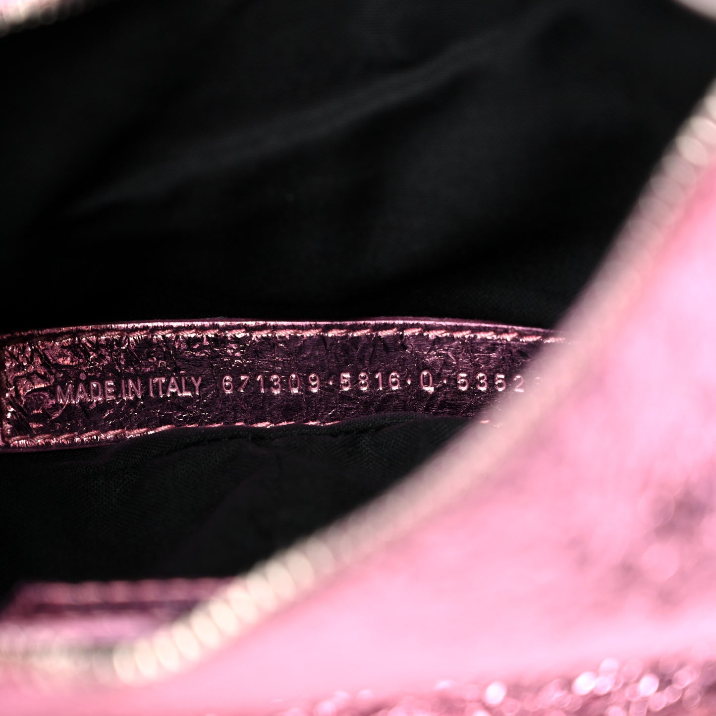 Metallic Agneau Arena Crystal Le Cagole Shoulder Bag XS Met Pink