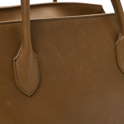 The Row Polished Saddle Terrasse Bag Muschio 12 of 12