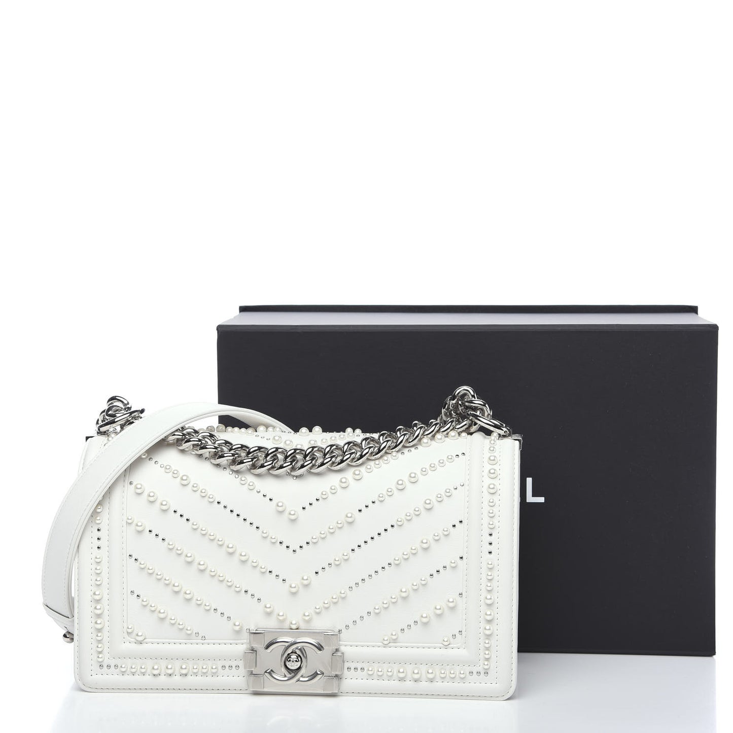 Calfskin Pearl Chevron Quilted Medium Boy Flap White