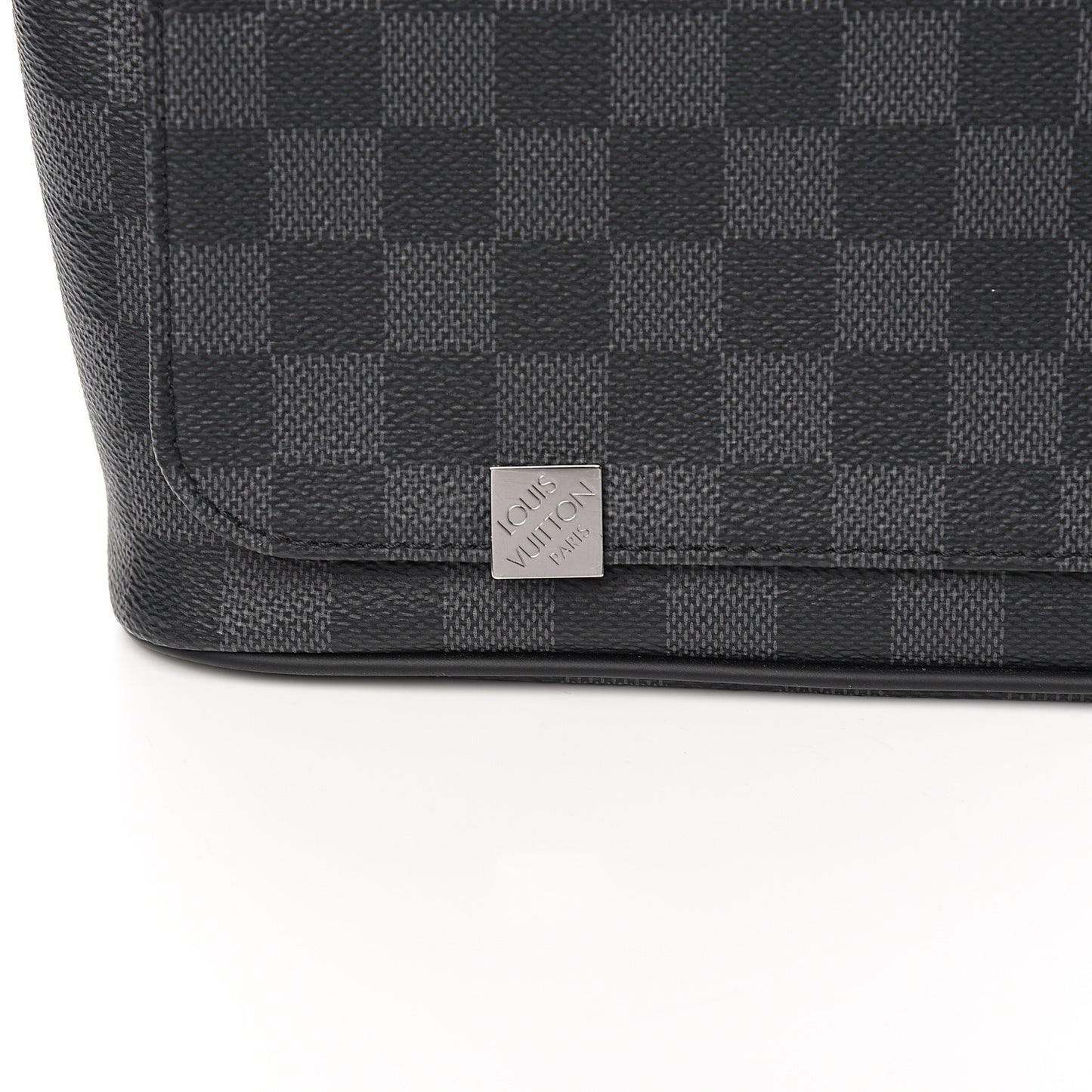 Damier Graphite District MM