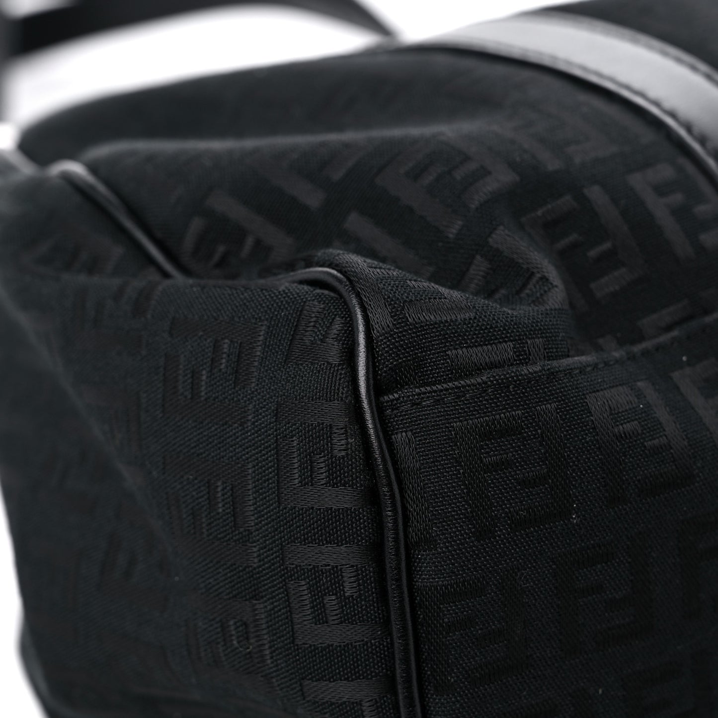 Zucchino Vitello Shoulder Bag Black