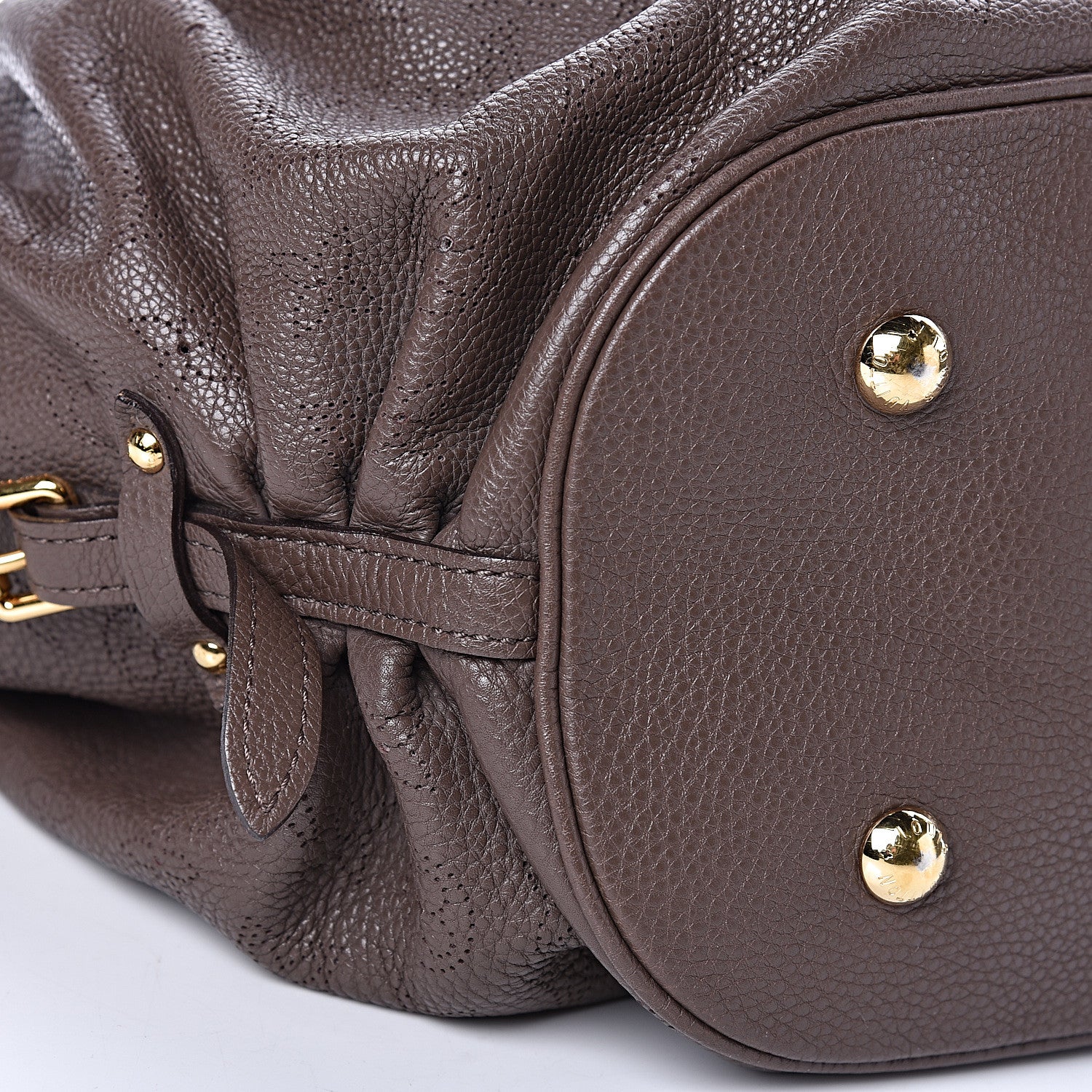 Louis Vuitton Mahina L Gris Perle 13 of 15