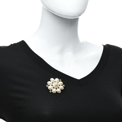 Chanel Pearl Crystal CC Brooch Pearly White Gold 2 of 4