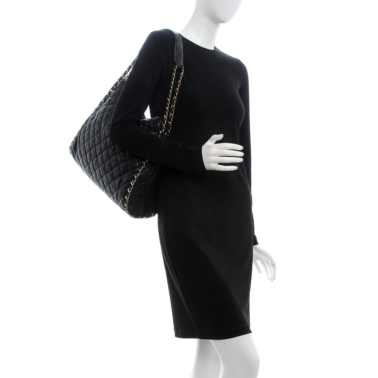 Calfskin Quilted Large Chain Me Hobo Black