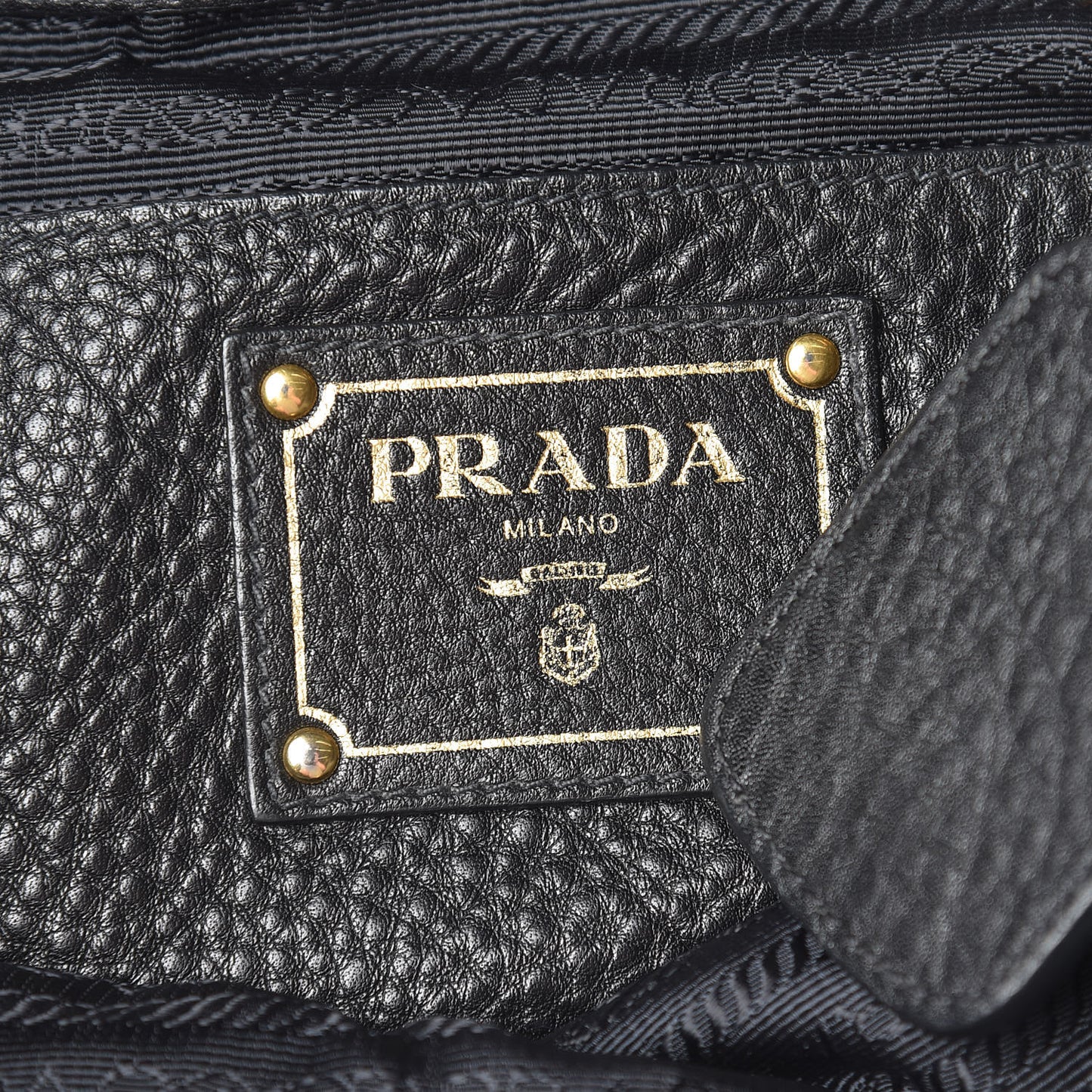 Vitello Daino Side Pocket Tote Black