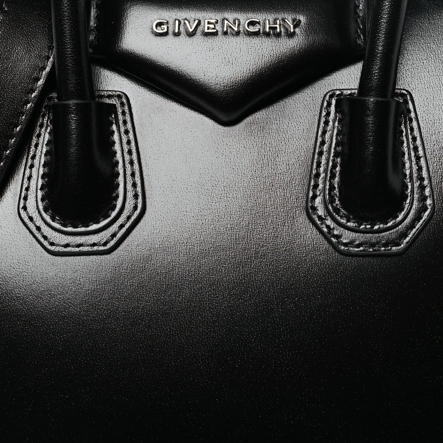 Shiny Lord Calfskin Mini Antigona Black
