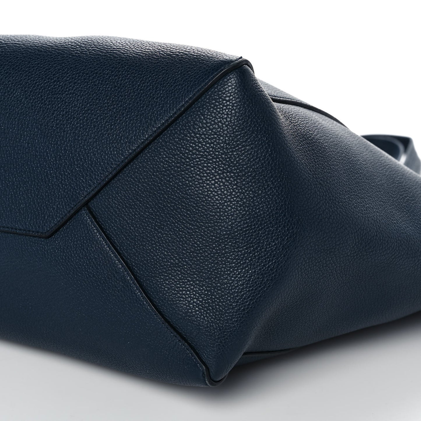 Soft Grained Calfskin Belt Cabas Phantom Navy