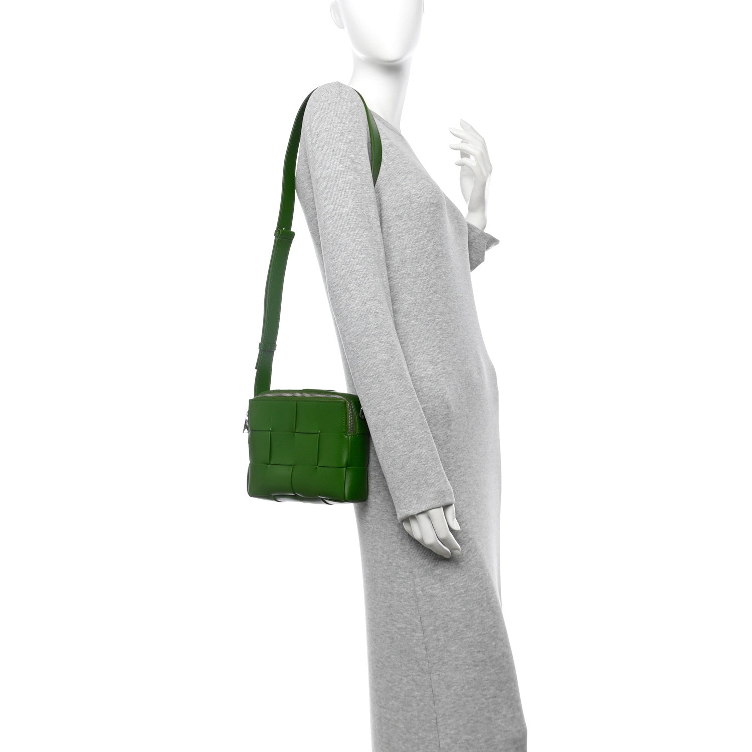 Bottega Veneta Calfskin Maxi Intrecciato Cassette Camera Bag Avocado 2 of 11