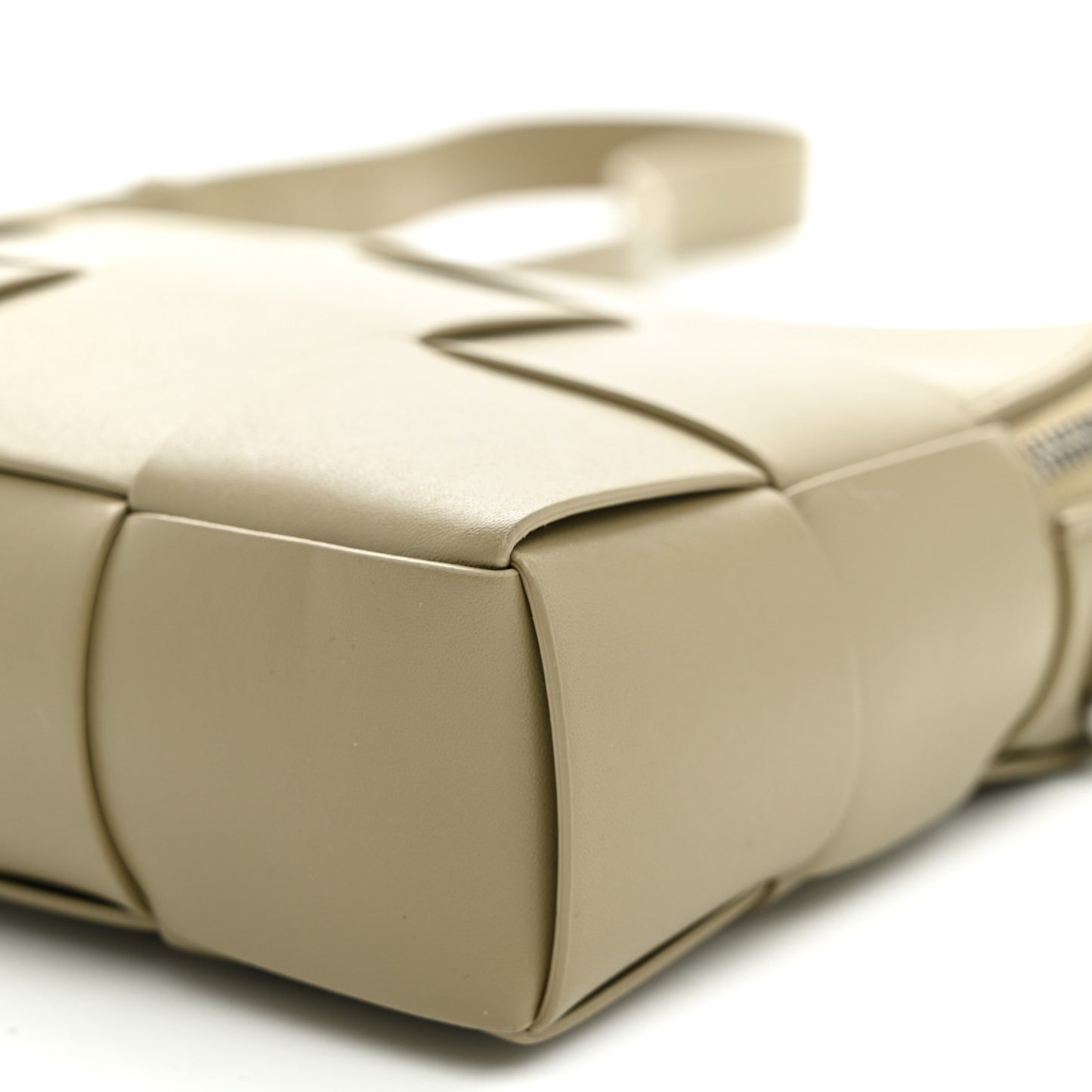 Lambskin Maxi Intrecciato Cassette Camera Bag Travertine