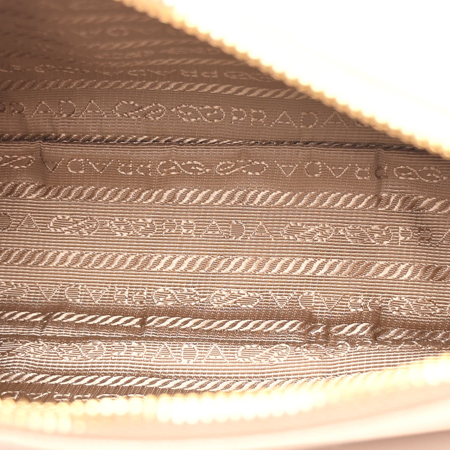 Prada Saffiano Re-Edition 2005 Shoulder Bag Cammeo 5 of 12