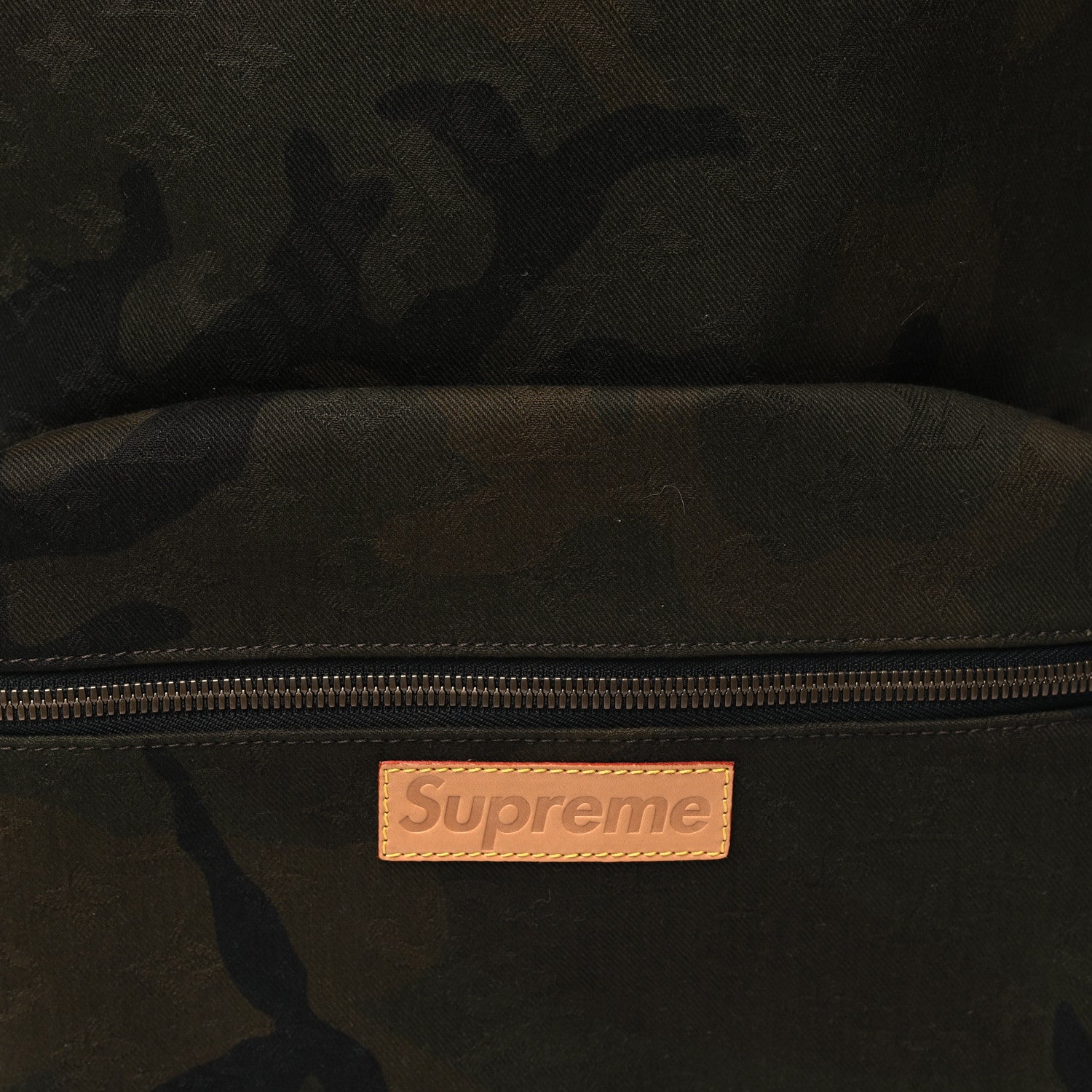 Louis Vuitton X SUPREME Canvas Camouflage Apollo Backpack 7 of 9
