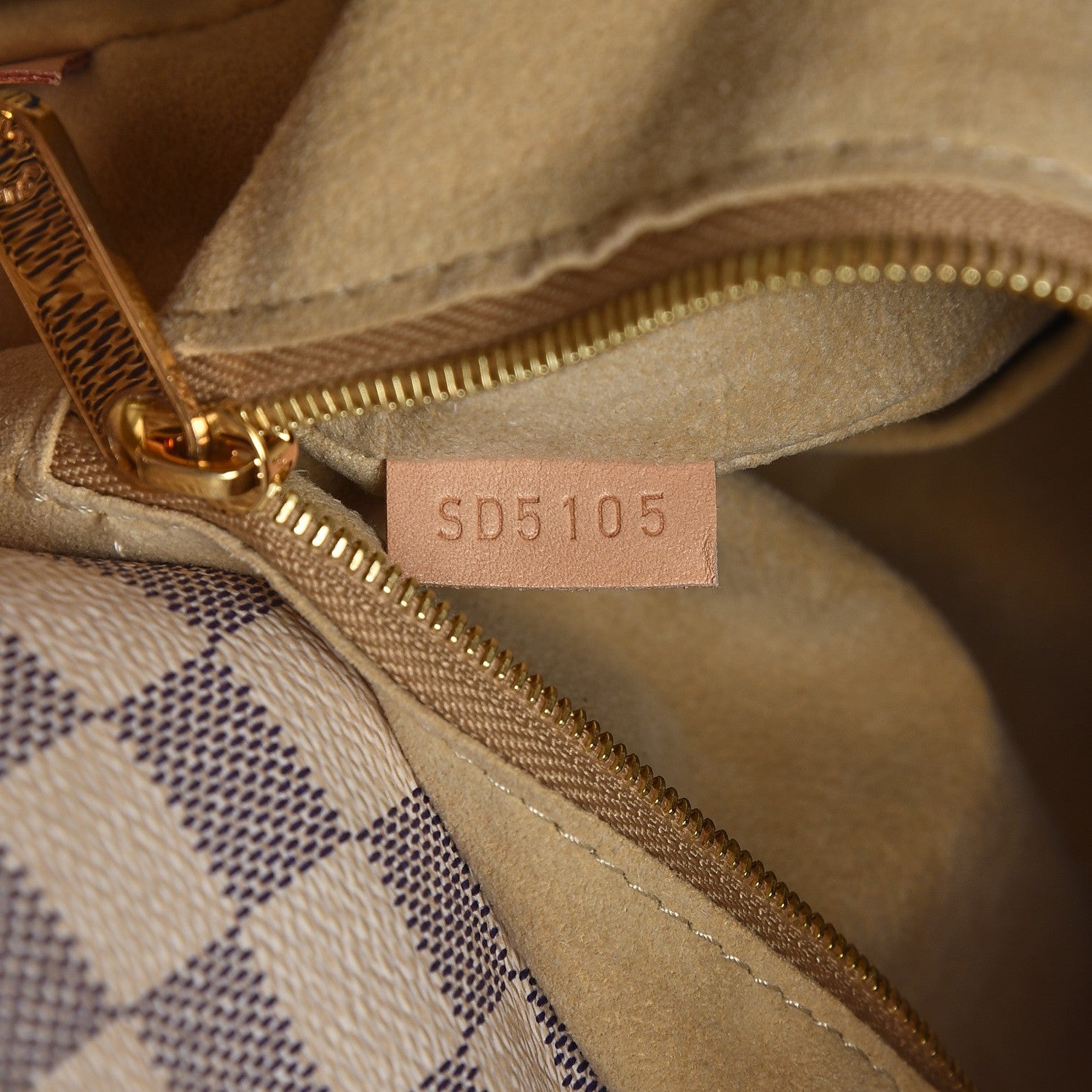 Louis Vuitton Damier Azur Artsy MM 7 of 8