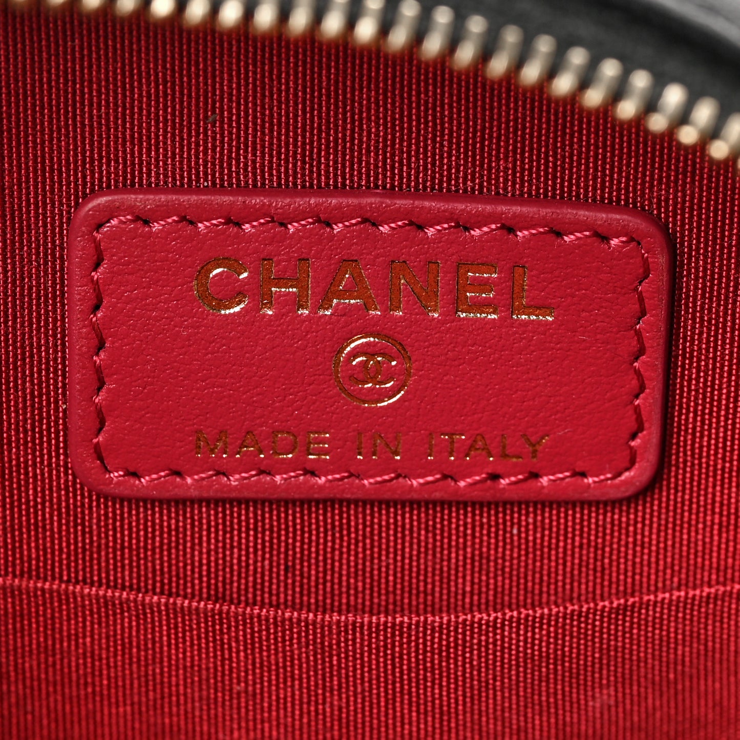 Shiny Goatskin Quilted Chanel 19 Round Clutch With Chain Black
