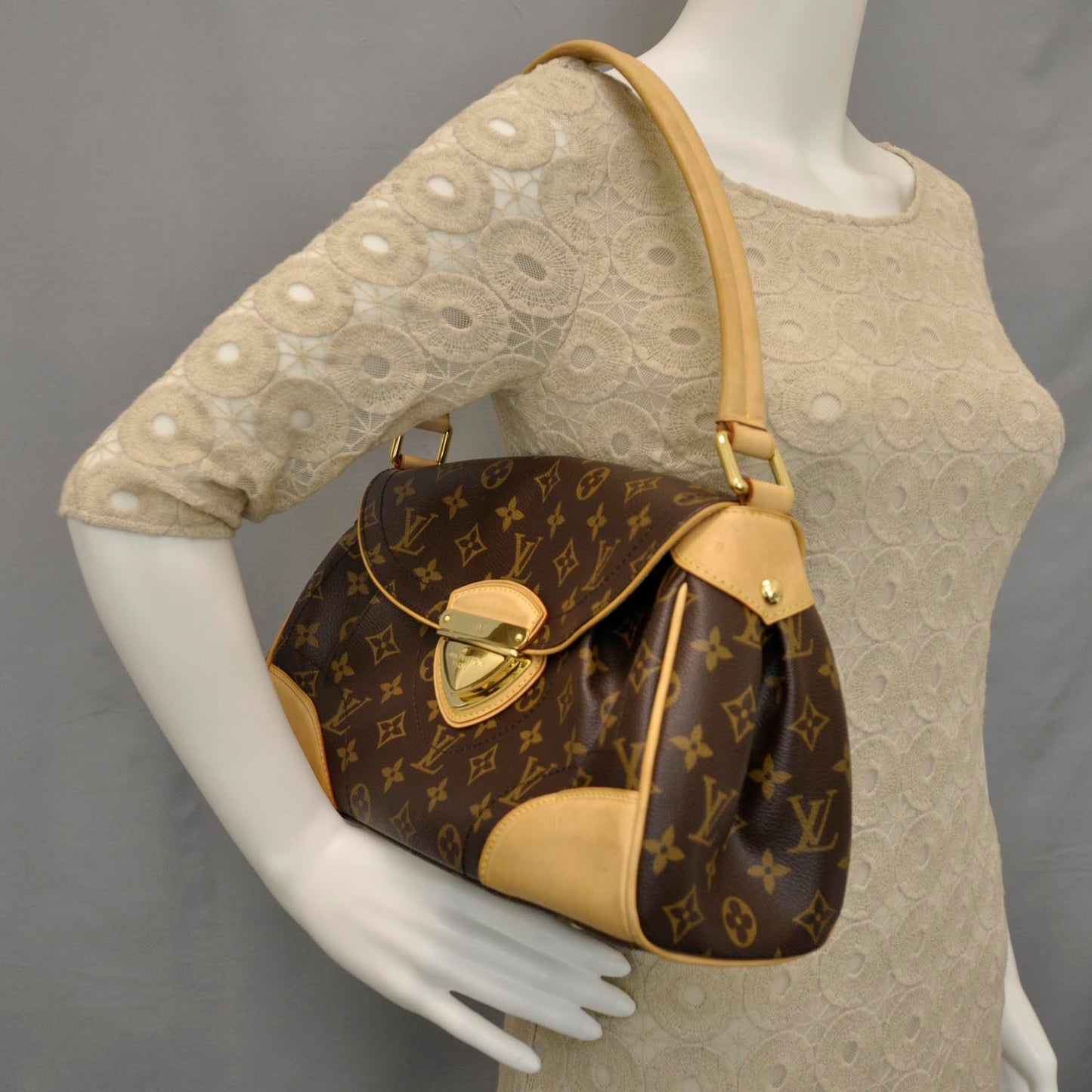 Monogram Beverly MM
