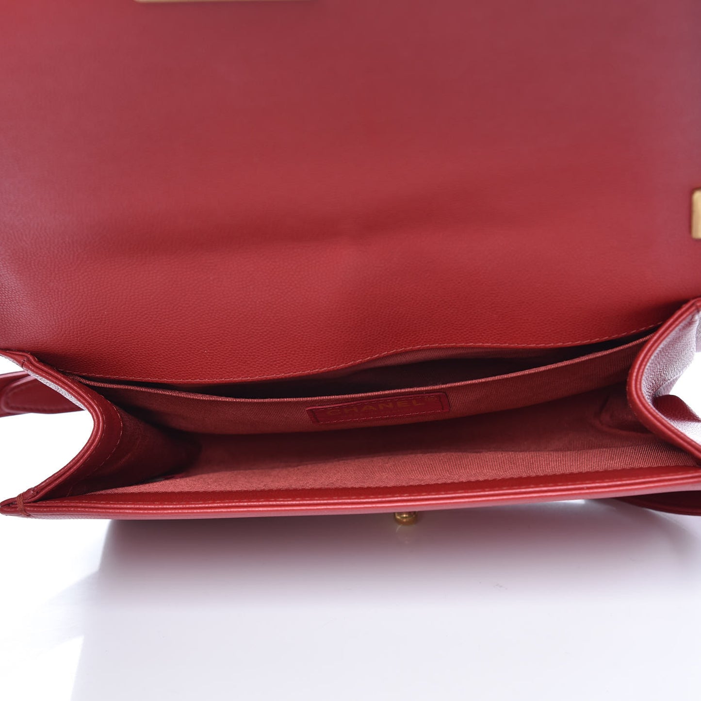Caviar Quilted Medium Boy Flap Red