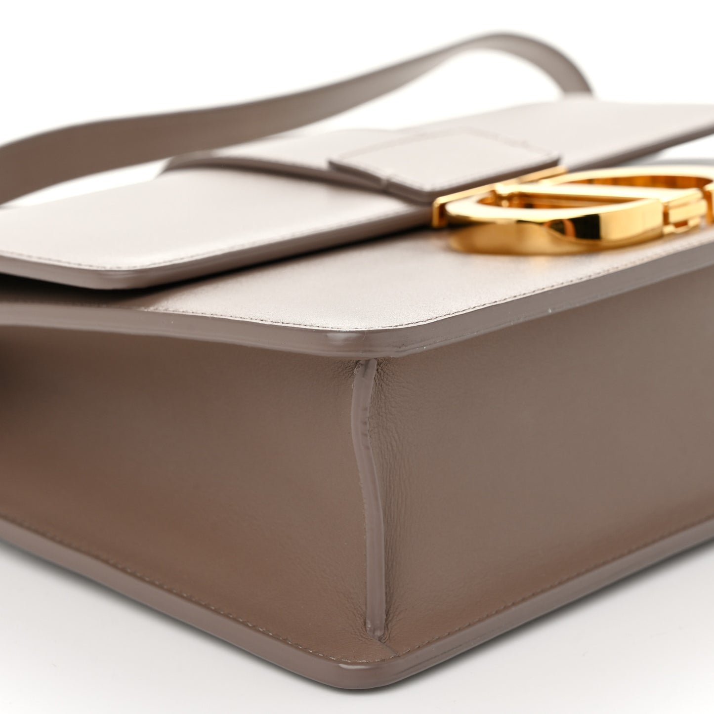 Box Calfskin 30 Montaigne Flap Bag Raw Beige