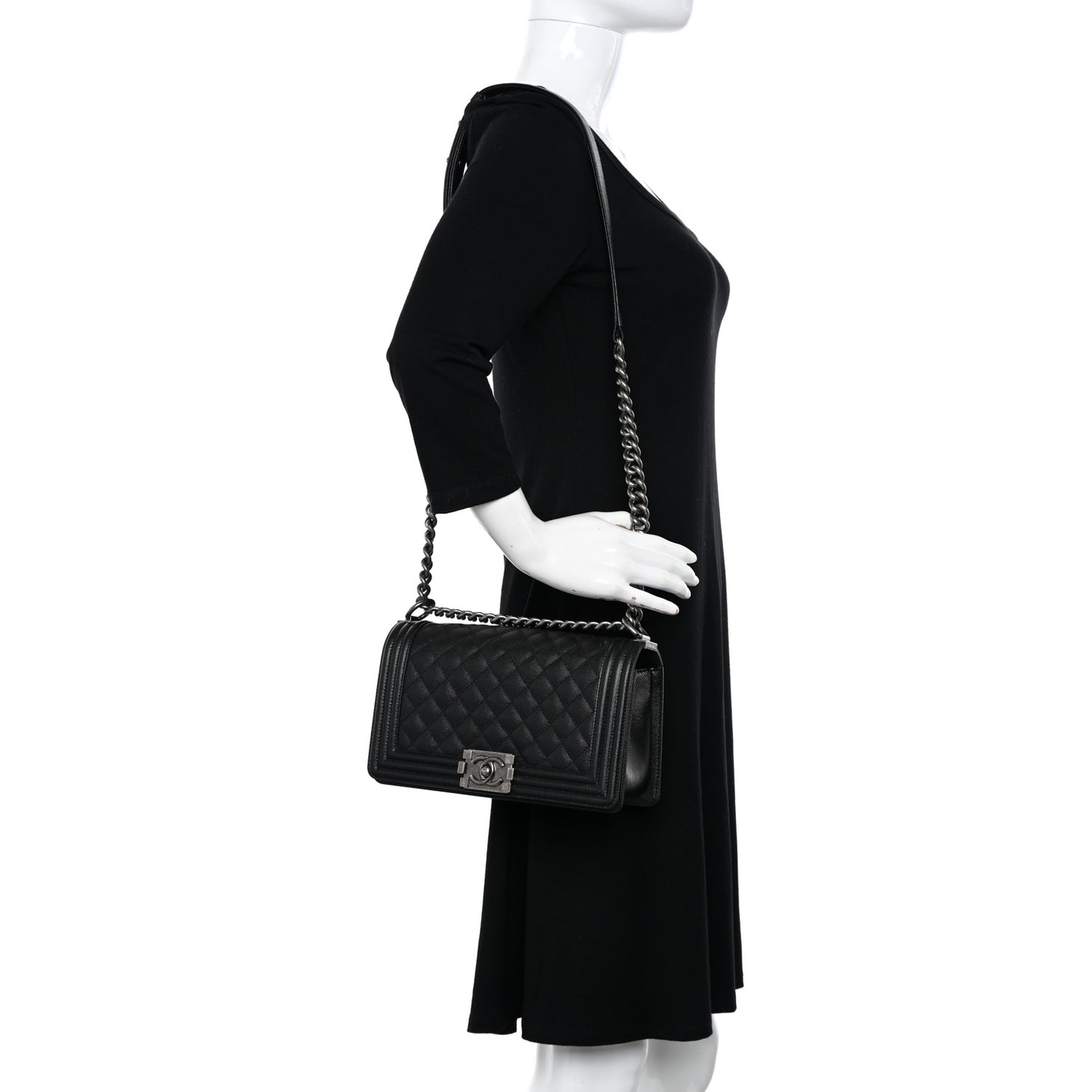 Caviar Quilted Medium Boy Flap Black