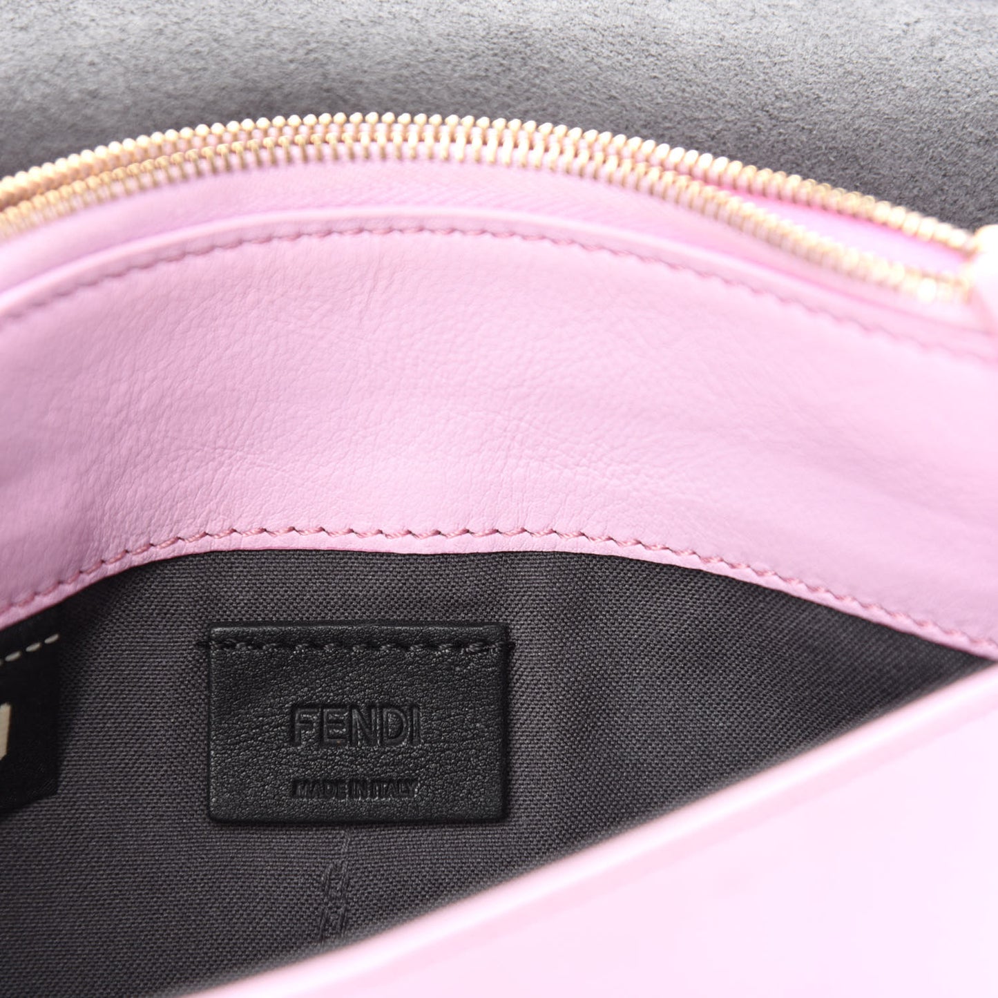 Vitello Flamingo Tube Wallet on Chain Lavanda