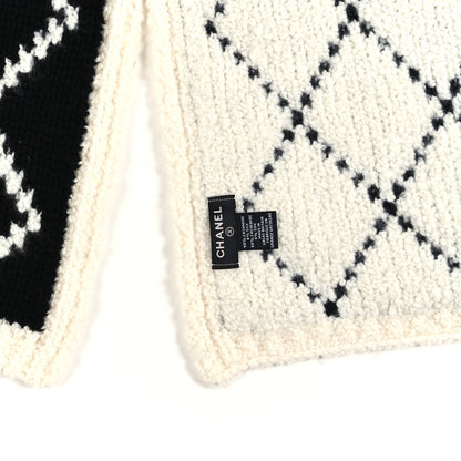 Chanel Cashmere Silk Quilted CC Scarf Black White 3 of 3