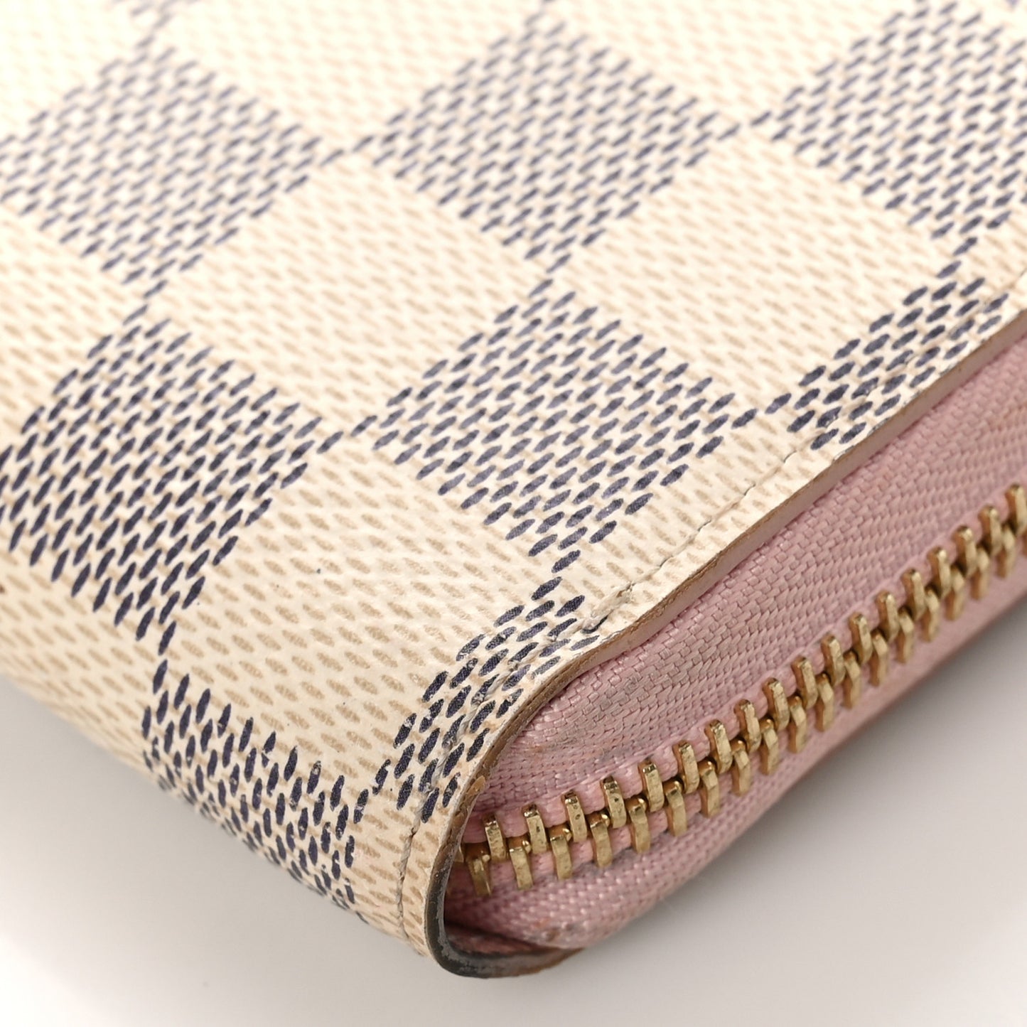 Damier Azur Zippy Wallet Rose Ballerine