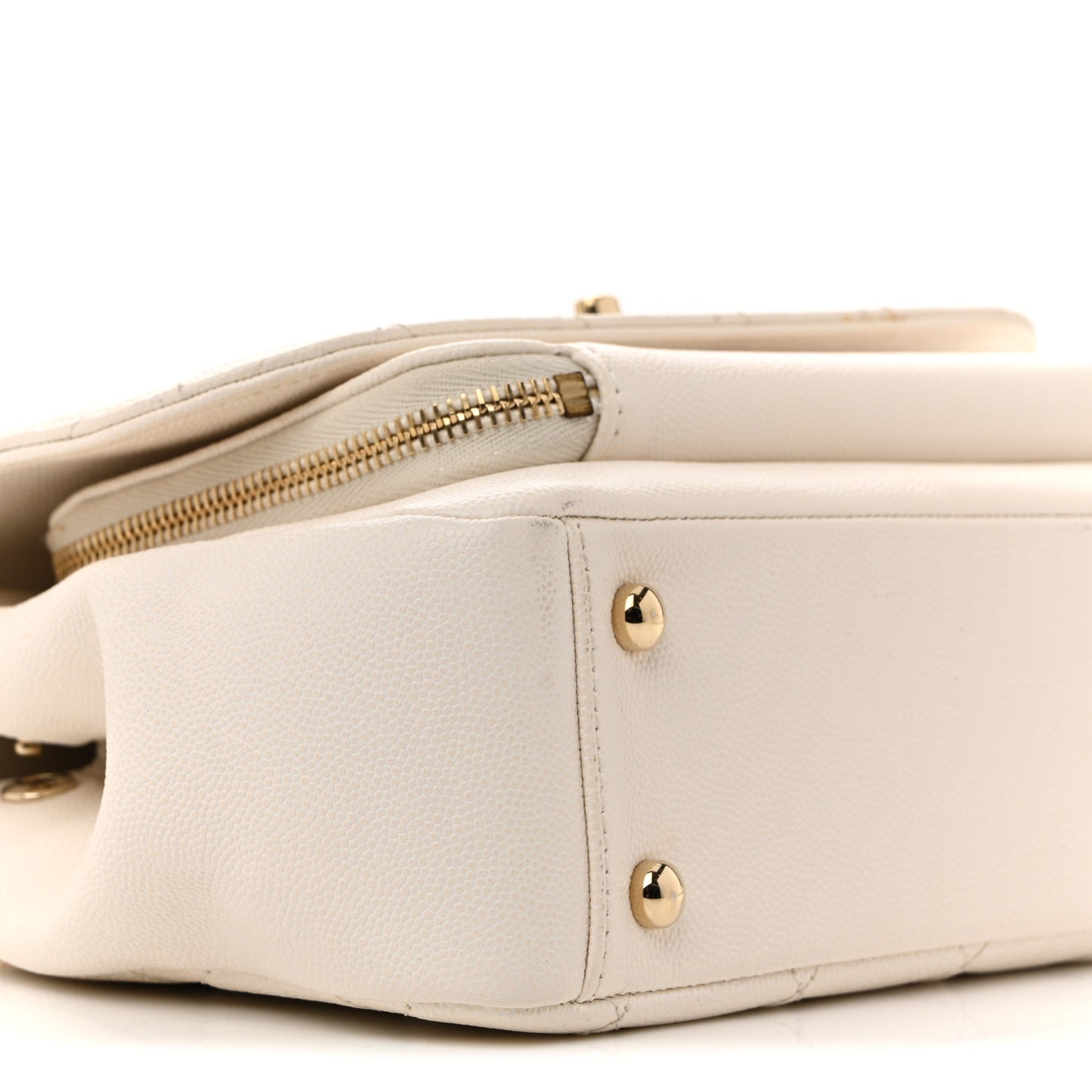 Caviar Quilted Medium Business Affinity Flap White