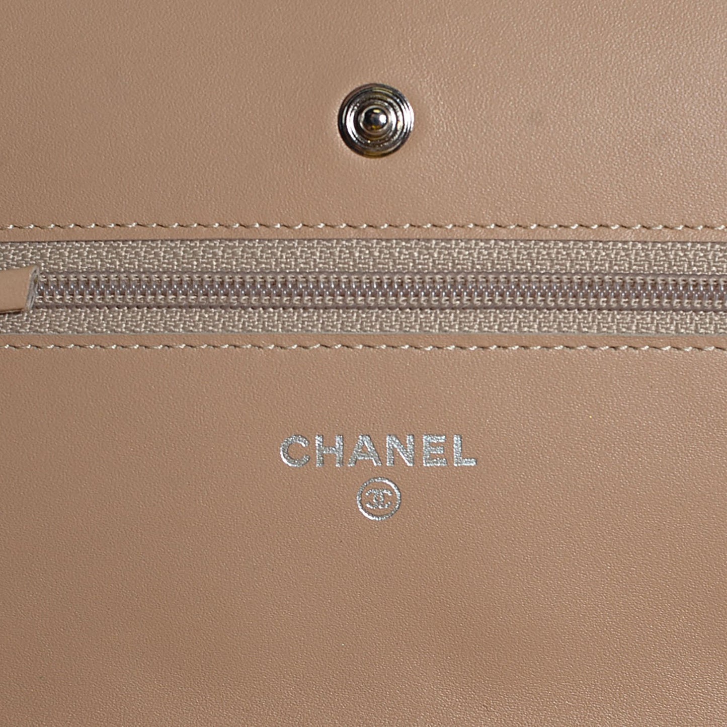 Patent Quilted Wallet On Chain WOC Beige