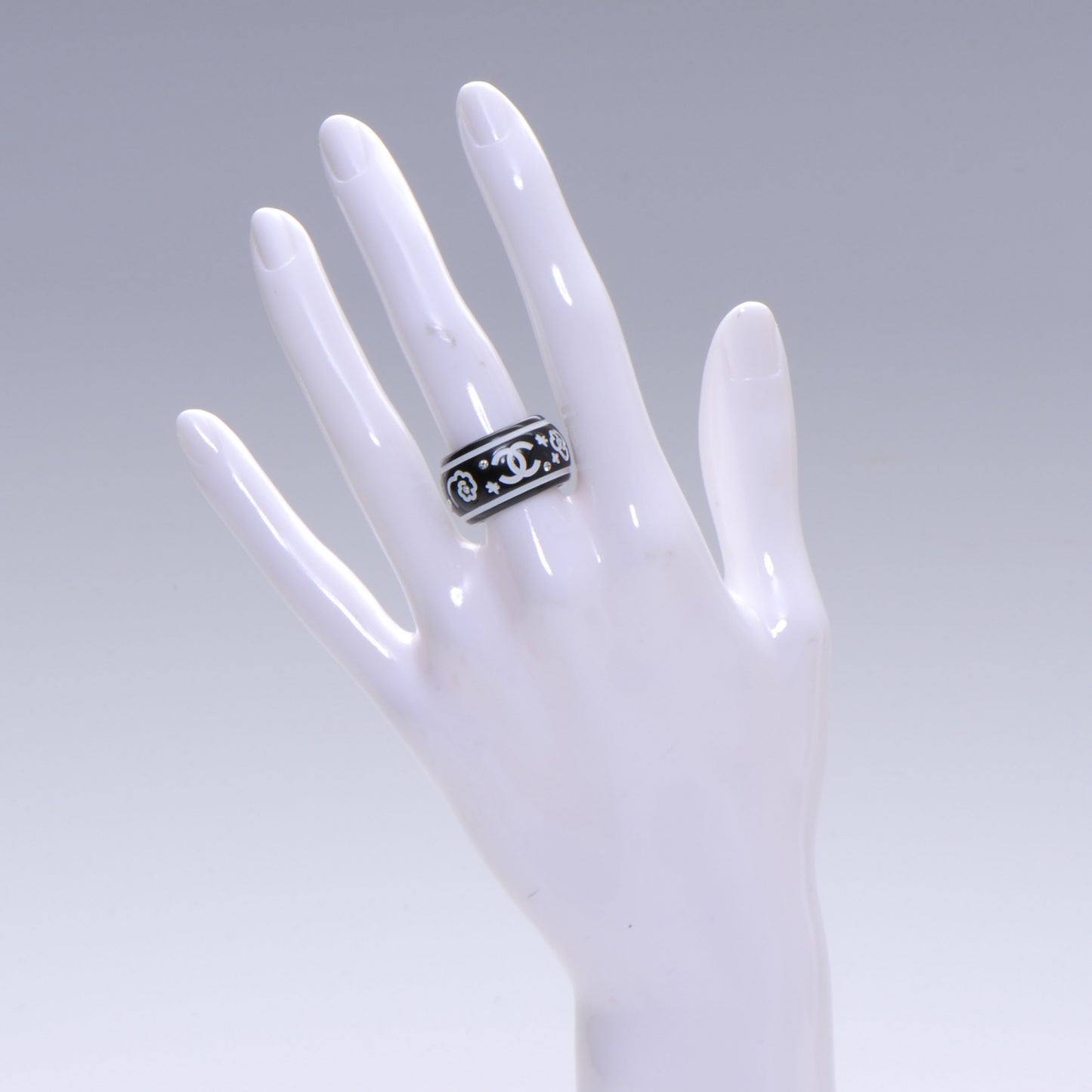 Resin Crystal CC Camellia Ring Black 6.5