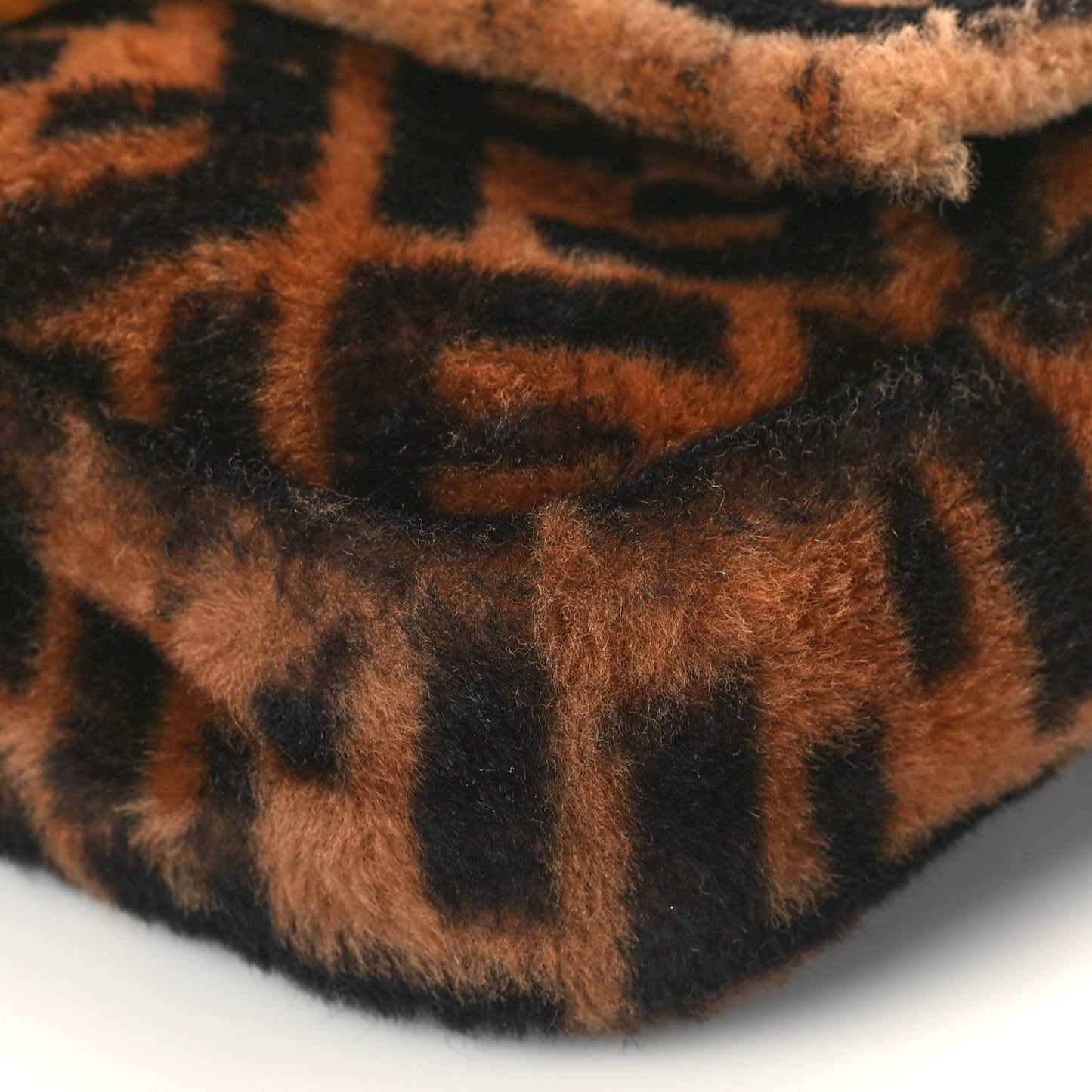 Shearling Vitello Dolce Macro FF 1974 Baguette Tobacco Black