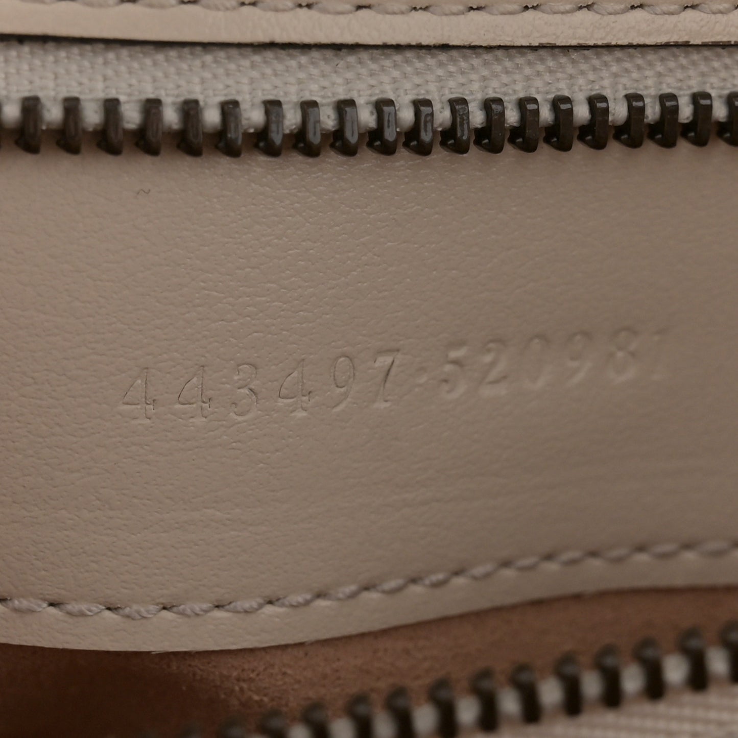 Calfskin Matelasse Small GG Marmont Shoulder Bag White